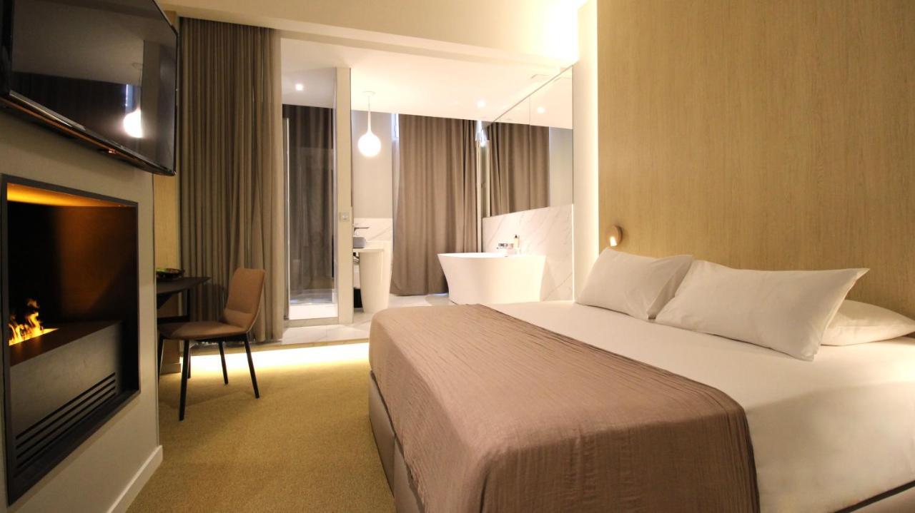 MiHotel Sala Lyon Bagian luar foto