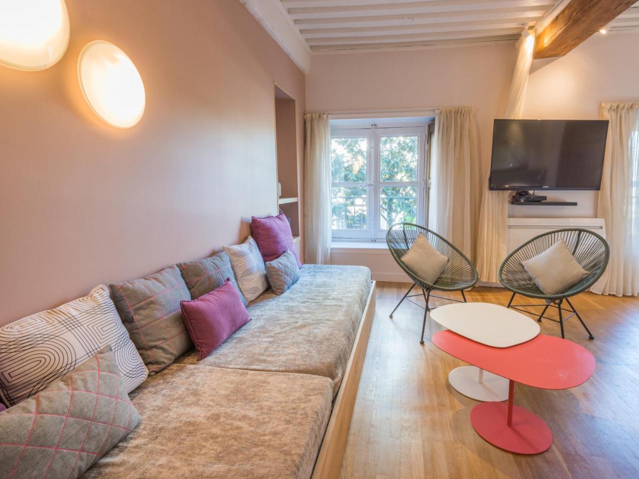 MiHotel Sala Lyon Bagian luar foto