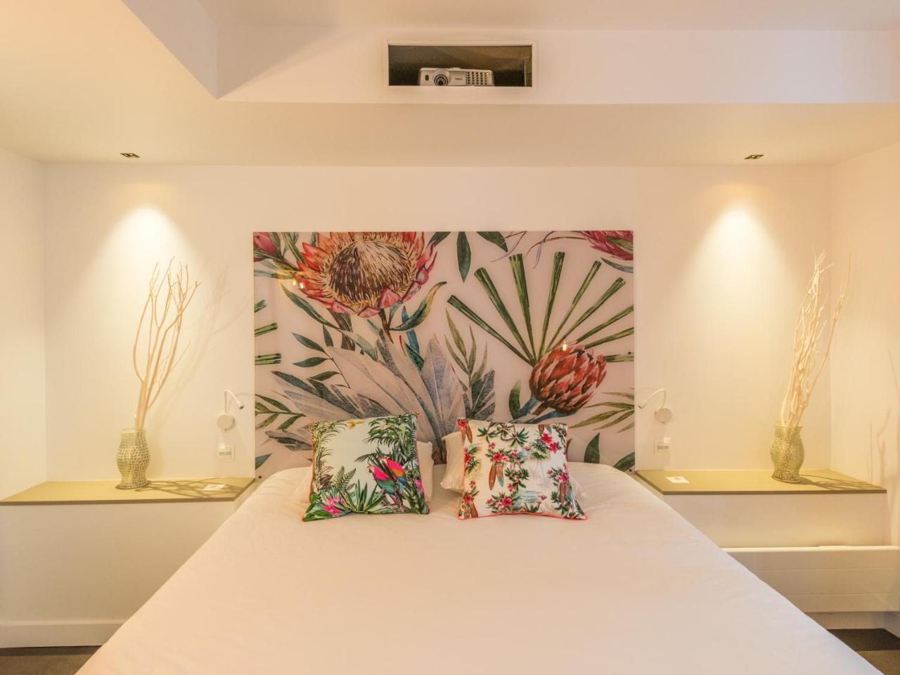 MiHotel Sala Lyon Bagian luar foto